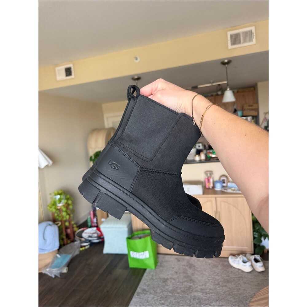 UGG Ashton Weatherized Chelsea Boot